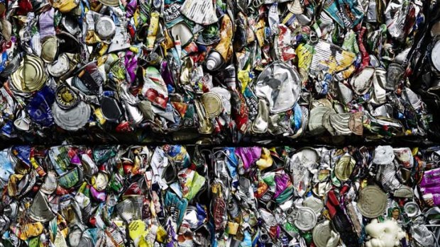 Victoria's recent performance in reducing waste has been patchy, a major review says.