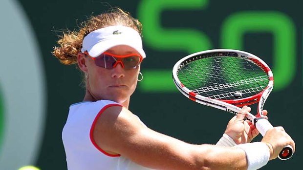 Samantha Stosur has moved into the third round of the Miami Masters.