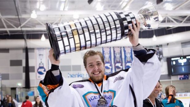 Australian goalie Anthony Kimlin, the 2013 play-off MVP for the Ice Dogs, is studying in Canada and will not return for the 2014 season.