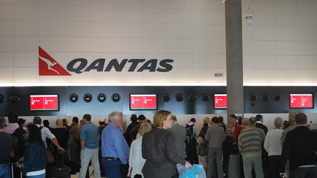 Security staff at Perth's Qantas terminal plan to stay on strike.