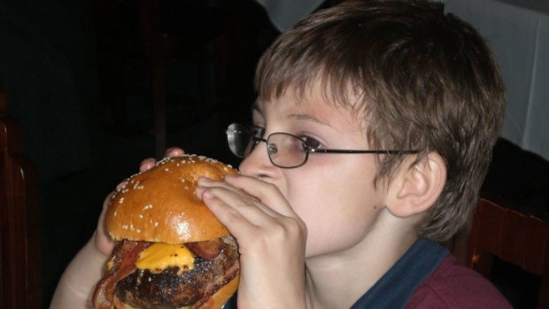 No ordinary food critic ... 10-year-old Eli Knauer.