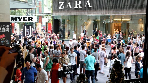 The crowds are thinning at Zara Australia, which has reported a 33 per cent fall in earnings in 2015.
