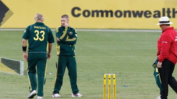 Any ideas? ... Michael Clarke chats with Shane Watson.