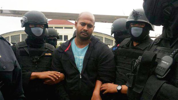 Myuran Sukumaran escorted to Cilacap last month. 