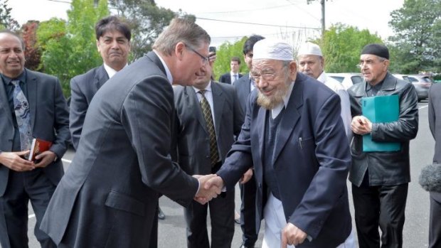 Denis Napthine meets Imam Gul Saeed Shah.