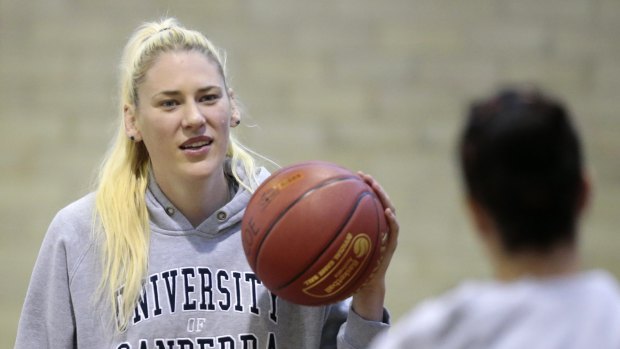 Canberra Capitals centre Lauren Jackson is continuing her comeback from a knee injury.