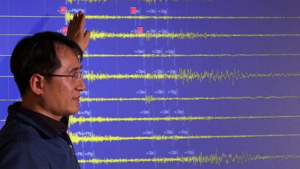 A South Korean official explains the seismic waves recording North Korea's detonation of a miniaturized nuclear device on Tuesday.