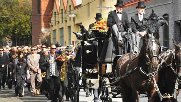 A New Orleans-style funeral procession farewells Melbourne music identity Chick Ratten with a march through Fitzroy and past his old pub, the Rainbow. Ratten was a beloved rough diamond.