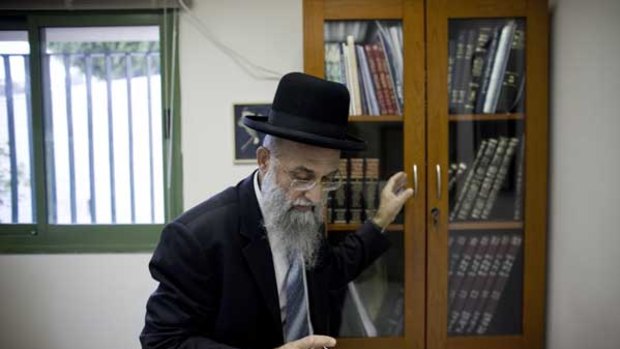 Rabbi Mordechai Nagari is one of 300 rabbis to sign.