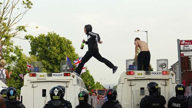 Parade season: Marchers go on the rampage after police blocked a flashpoint area. Phone: Reuters