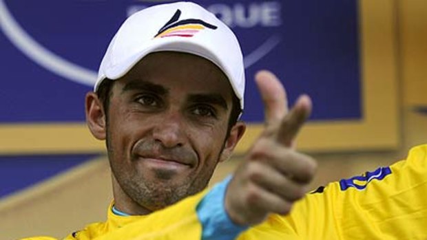 Alberto Contador ... says he didn't notice.