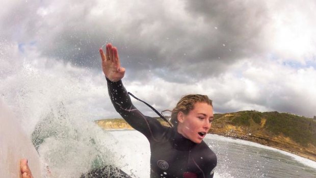 Nikki Van Dijk  has earned a quarter-final spot at the world surfing tour event in California.