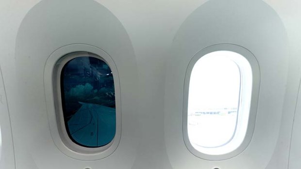 One of the Boeing 787 Dreamliner's cutting-edge features is its electronically dimmed windows, but launch customer ANA says they are not dark enough for long-haul flights and may replace them with old fashioned blinds.