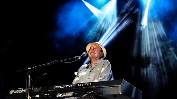 Sergio Mendes remains powerfully himself, but he has moved forward with the times to embrace new styles and to collaborate with a wide variety of musicians.