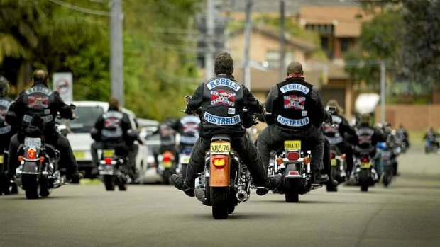 Victorian Police are seeking legal advice on criminalising chapters of motorcycle clubs targeted under Queensland law.