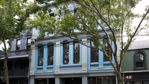Mossgreen's Sydney auction house in Woollahra will close indefinitely but its Melbourne and Auckland centres will stay open while the company is under administration. 