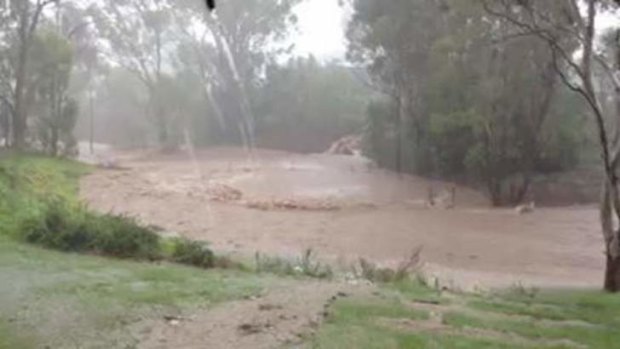 Flash flooding near Toowoomba following heavy rain 30 March 2014