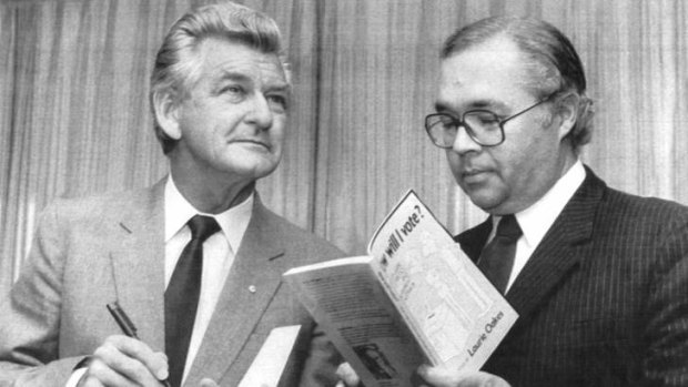 Prime Minister Bob Hawke and journalist Laurie Oakes at the National Press Club in Canberra in 1984.