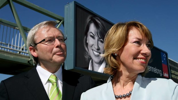 It’s time: Kevin Rudd joins Maxine McKew during her election campaign in 2007.