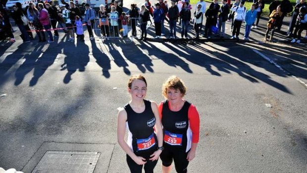Jessica Bennett and her mother, Julie, ahead of their big race.