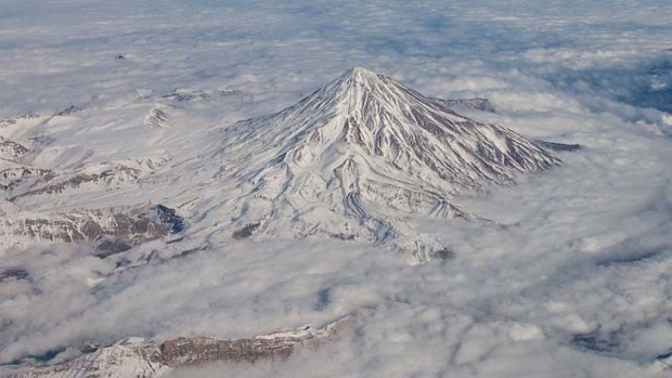Some claim the Iranian jet was Photoshopped onto this generic picture of Mount Damavand.