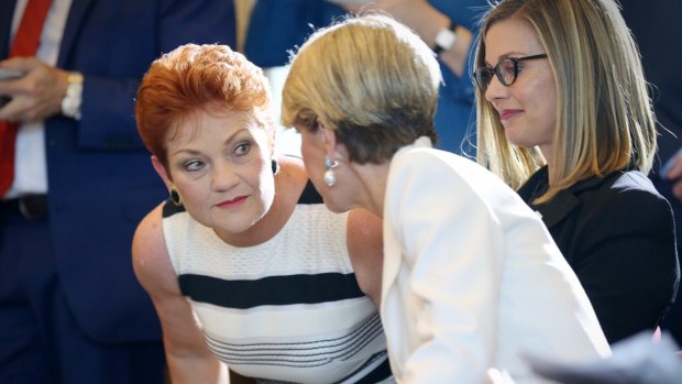 Pauline Hanson confers with senior WA Liberal and Foreign Affairs Minister Julie Bishop.
