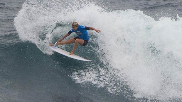 Stephanie Gilmore gets stuck in at Margaret River.