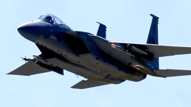 A US Air Force F-15 fighter bomber.