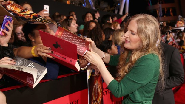 Nine hundred authors - including Suzanne Collins - signed an open letter urging Amazon to bring the dispute to an end. 