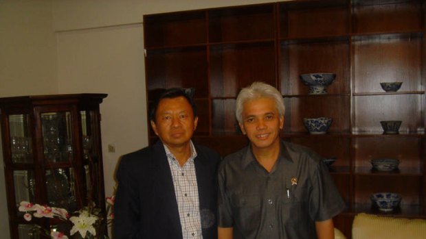 It is alleged that the Reserve Bank of Australia paid more than US $4.5 million in commisions to Indonesian agent Radius Christanto, on left, with an unknown friend.