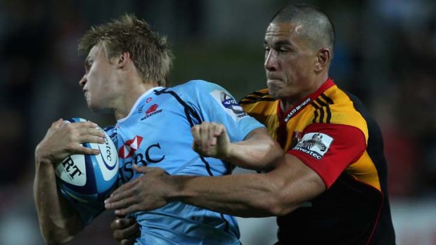 Bolter &#8230; Tom Kingston tangles with Sonny Bill Williams.