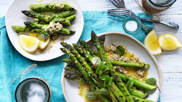 Barbecued asparagus with tarator.