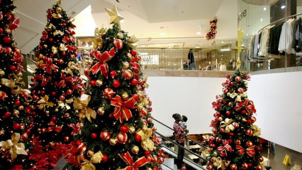 Myer and David Jones face a tough Christmas  after falling sales in the September quarter.