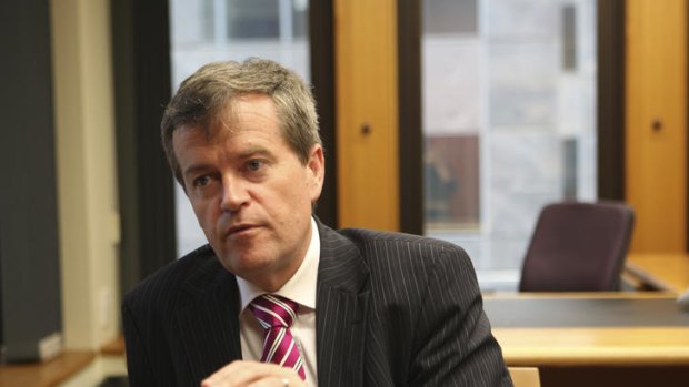 Financial Services Minister Bill Shorten may push back next year's overhaul of financial advice.