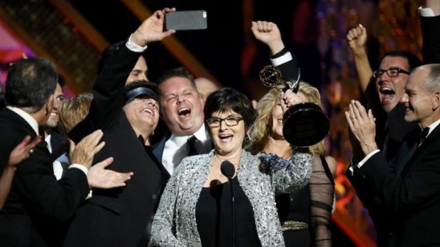 <i>The Young and the Restless</i> casts accepts their outstanding drama award at the 42nd Daytime Emmy Awards.  