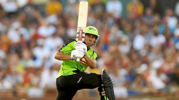 Usman Khawaja hit 56 in yet another losing cause for the Sydney Thunder.