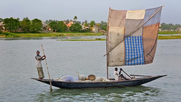 A fishing boat off Kalna.