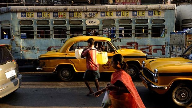 A busy street in the Howrah Bridge district, Kolkata.