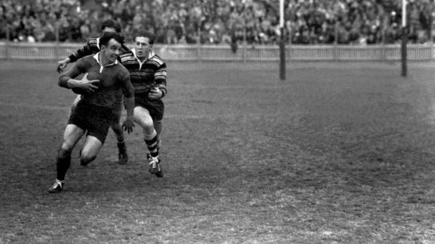 Flying Rabbitoh: Clive Churchill in action in the 1950's.