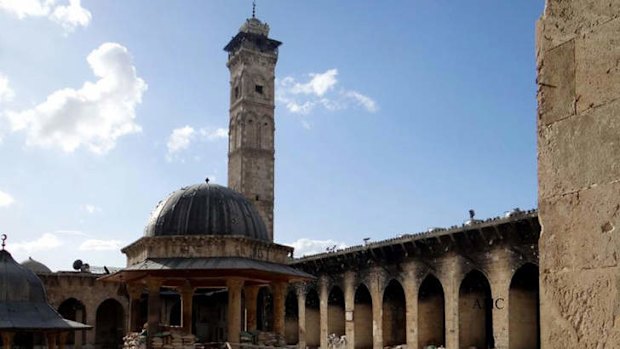 The mosque before the destruction of the minaret ...