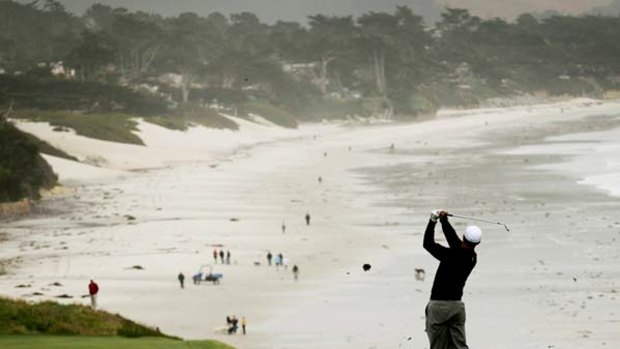 Waterwise ... Tiger Woods gets in some much-needed practice around the Pebble Beach course before this week's US Open.