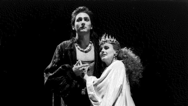 Eilene Hannan as Poppea and Rodney Gilchrist as Nerone in <i>L'Incoronazione di Poppea</i>.