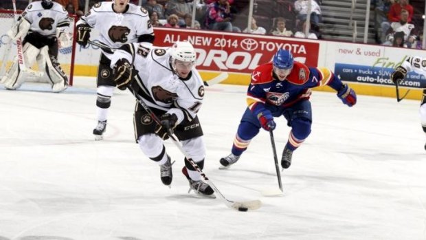 Nathan Walker on the attack for the Hershey Bears.
