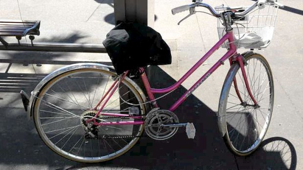 More your style? A "step-through" frame with handy basket. (BTW, if you recognise this bike, it was recovered as stolen in Sydney two weeks ago - the police have it).