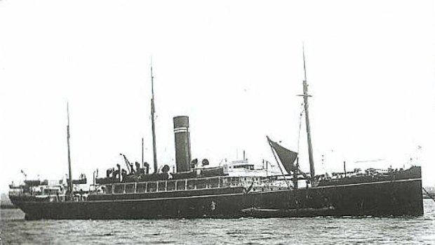 The SS Jelunga sailed at the turn of the 20th century.