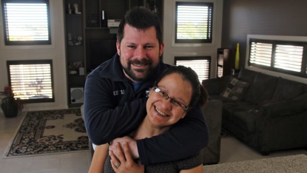 Jacqueline McKenzie (Lien), with her husband, Damon.