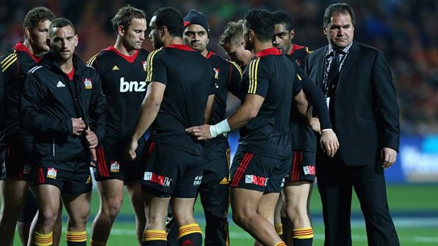 Dave Rennie (extreme right) talks to his Chiefs team before the Super Rugby semi-final against the Crusaders in Hamilton in 2013.