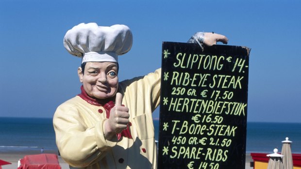 拇指向下,可爱的卡通厨师。