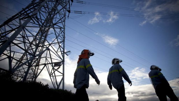 Hundreds of jobs will be lost when Victoria's Point Henry aluminium smelter closes.