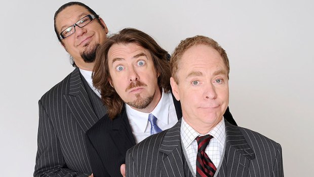 Las Vegas headliners Penn and Teller, with Jonathan Ross (middle).